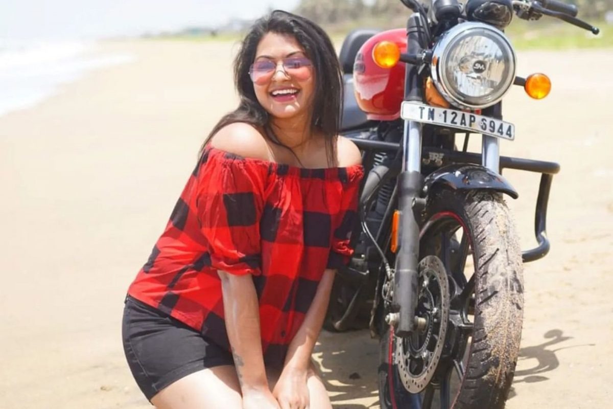 BiggBoss Rachitha Mahalakshmi driving Bike video Goes Viral 