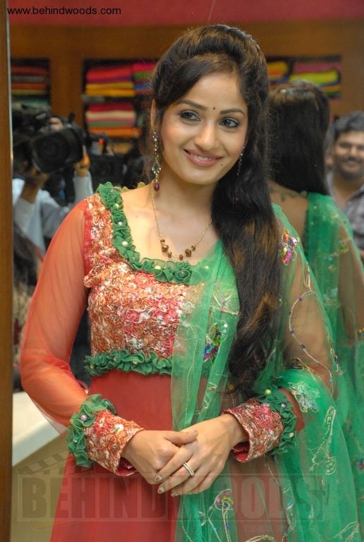 Madhavi Latha (aka) MadhaviLatha