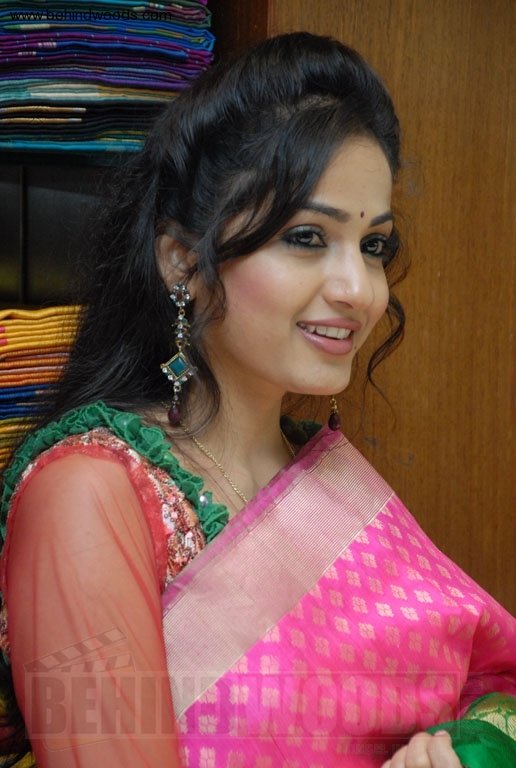 Madhavi Latha (aka) MadhaviLatha