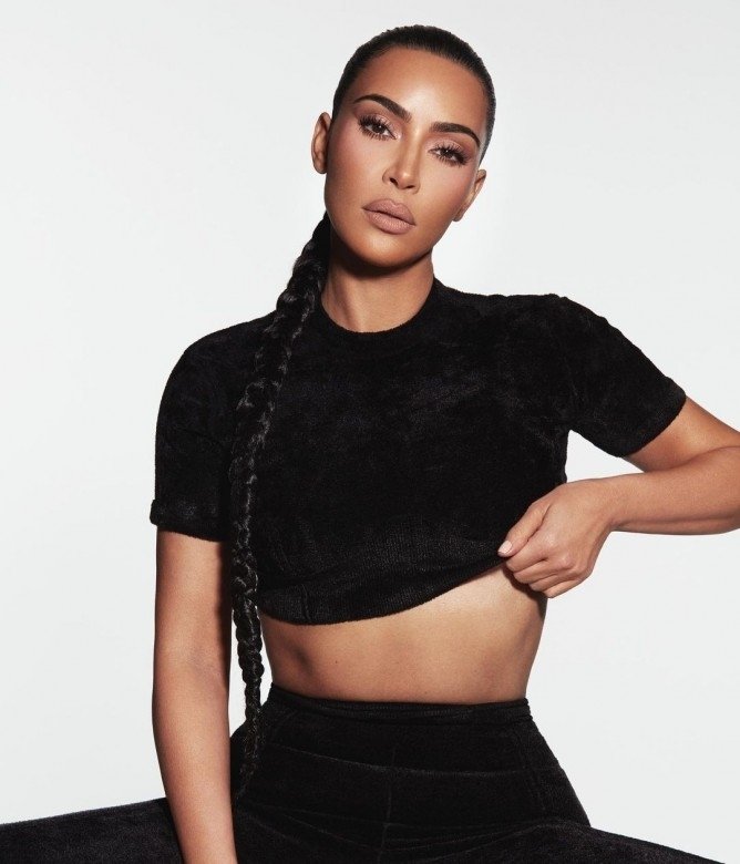 Kim Kardashian (aka) Kim photos stills & images