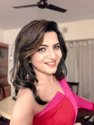Dhivyadharshini (aka) Dhivya dharshini