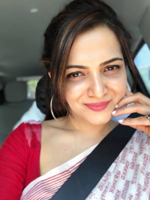 Dhivyadharshini (aka) Dhivya dharshini