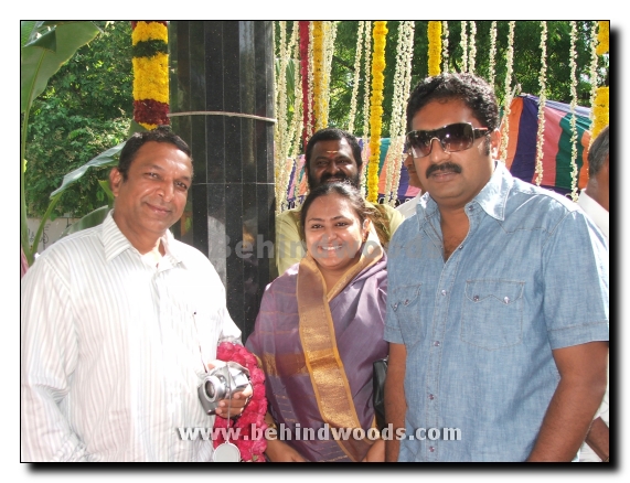 Pokkiri begins the game!!