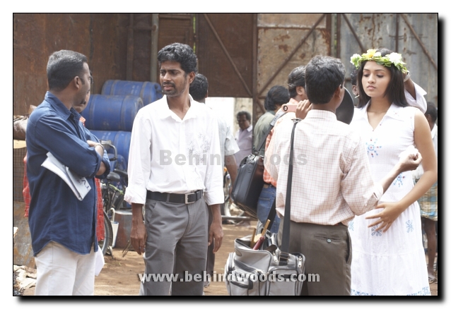 Kadhalil Vizhundhaen Movie Gallery