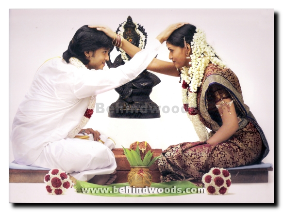 Kadhalil Vizhundhaen Movie Gallery