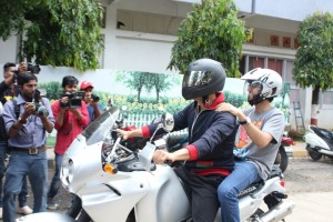 Akshay Kumar (aka) Akshay