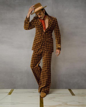 Ranveer Singh (aka) Ranveersingh