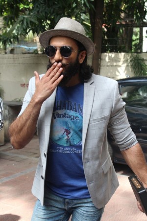 Ranveer Singh (aka) Ranveersingh