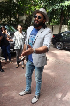 Ranveer Singh (aka) Ranveersingh