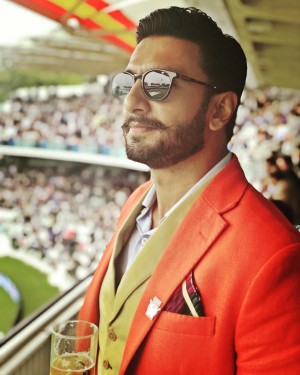 Ranveer Singh (aka) Ranveersingh
