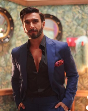 Ranveer Singh (aka) Ranveersingh