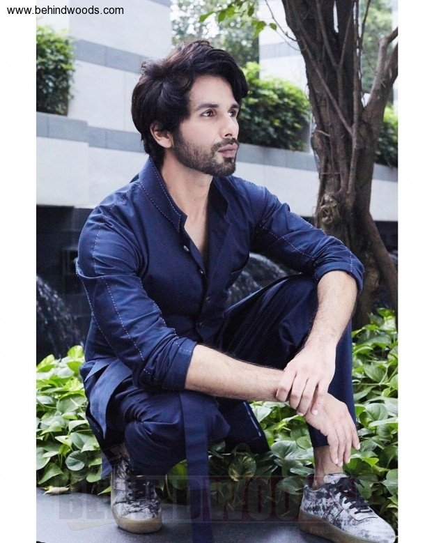 Shahid Kapoor HQ Wallpapers | Shahid Kapoor Wallpapers - 1380 - Oneindia  Wallpapers