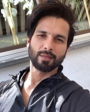 Shahid Kapoor (aka) ShahidKapoor