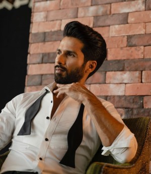 Shahid Kapoor (aka) ShahidKapoor