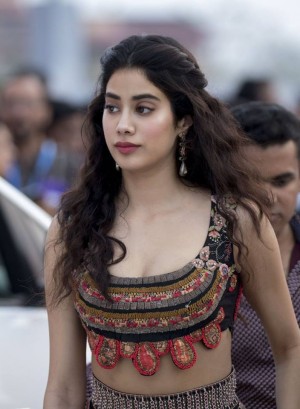 Jhanvi Kapoor (aka) Jahnavi Kapoor