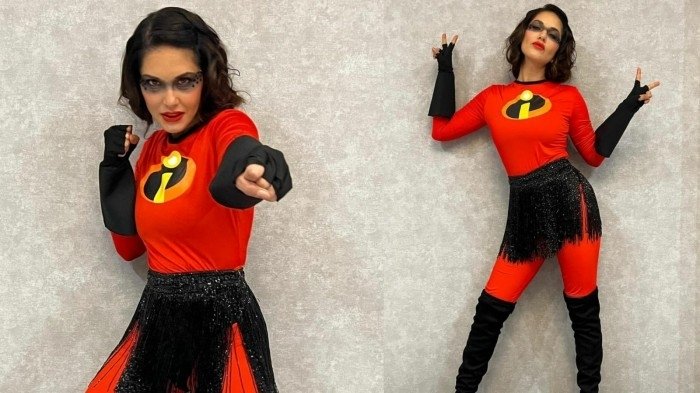 Sunny Leone (aka) SunnyLeone