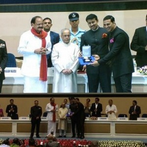 What did Akshay Kumar tweet after receiving National Award?