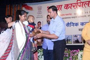 Akshay Kumar Pays Homage To The Martyrs On Kargil Day