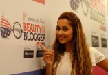 American Swan Beauty and the Blogger on Fame Box