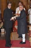 Amitabh Bachchan receives Padma Vibhushan