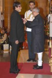 Amitabh Bachchan receives Padma Vibhushan