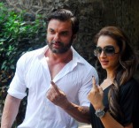 Bollywood Stars cast their Votes