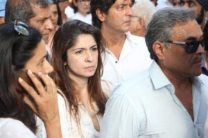 Bollywood Industry's Last Respect To Vinod Khanna