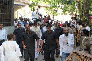 Bollywood Industry's Last Respect To Vinod Khanna