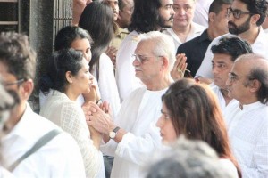 Bollywood Industry's Last Respect To Vinod Khanna