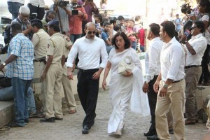 Bollywood Industry's Last Respect To Vinod Khanna