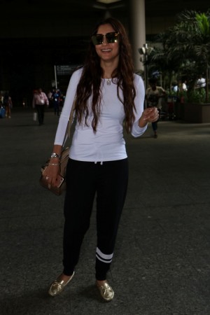 Gauhar Khan Spotted At Airport