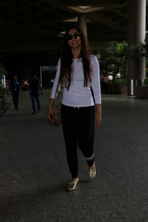 Gauhar Khan Spotted At Airport
