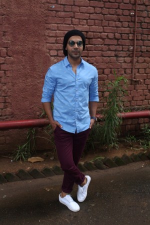 Kriti Sanon Celebrate Her Birthday With Bareilly Ki Barfi Team