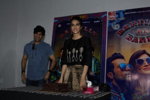 Kriti Sanon Celebrate Her Birthday With Bareilly Ki Barfi Team