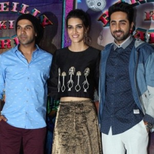 Kriti Sanon Celebrate Her Birthday With Bareilly Ki Barfi Team