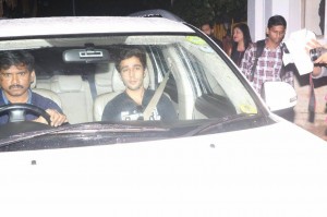 Legendary Actor Padma Bhushan Shashi Kapoor Passes Away - Bollywood Celebs Visit