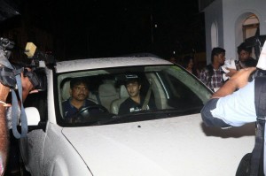 Legendary Actor Padma Bhushan Shashi Kapoor Passes Away - Bollywood Celebs Visit