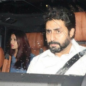 Legendary Actor Padma Bhushan Shashi Kapoor Passes Away - Bollywood Celebs Visit