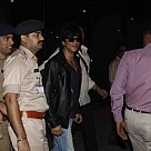  SRK with his family snapped at Mumbai Airport