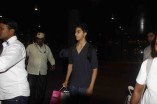  SRK with his family snapped at Mumbai Airport