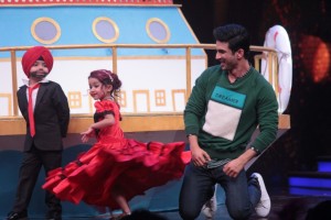 Sushant Singh Rajput And Kriti Sanon Promote Raabta On Sabse Bada Kalakar