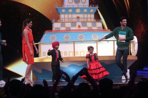 Sushant Singh Rajput And Kriti Sanon Promote Raabta On Sabse Bada Kalakar