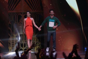 Sushant Singh Rajput And Kriti Sanon Promote Raabta On Sabse Bada Kalakar
