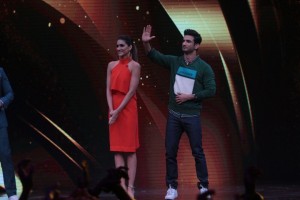 Sushant Singh Rajput And Kriti Sanon Promote Raabta On Sabse Bada Kalakar
