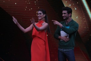 Sushant Singh Rajput And Kriti Sanon Promote Raabta On Sabse Bada Kalakar