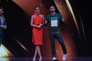 Sushant Singh Rajput And Kriti Sanon Promote Raabta On Sabse Bada Kalakar