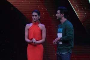 Sushant Singh Rajput And Kriti Sanon Promote Raabta On Sabse Bada Kalakar