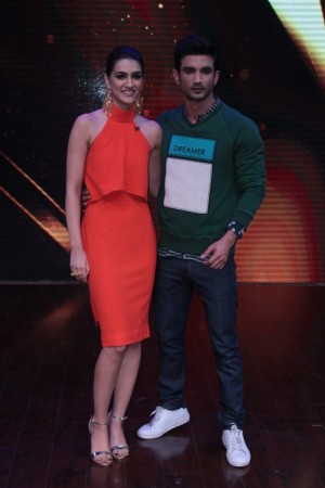 Sushant Singh Rajput And Kriti Sanon Promote Raabta On Sabse Bada Kalakar