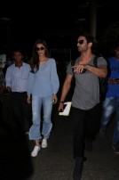Sushant Singh Rajput And Kriti Sanon Spotted At Airport