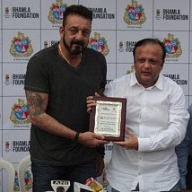 Tree Plantation & Initiative By MCGM & Bhamla Foundation With Sanjay Dutt